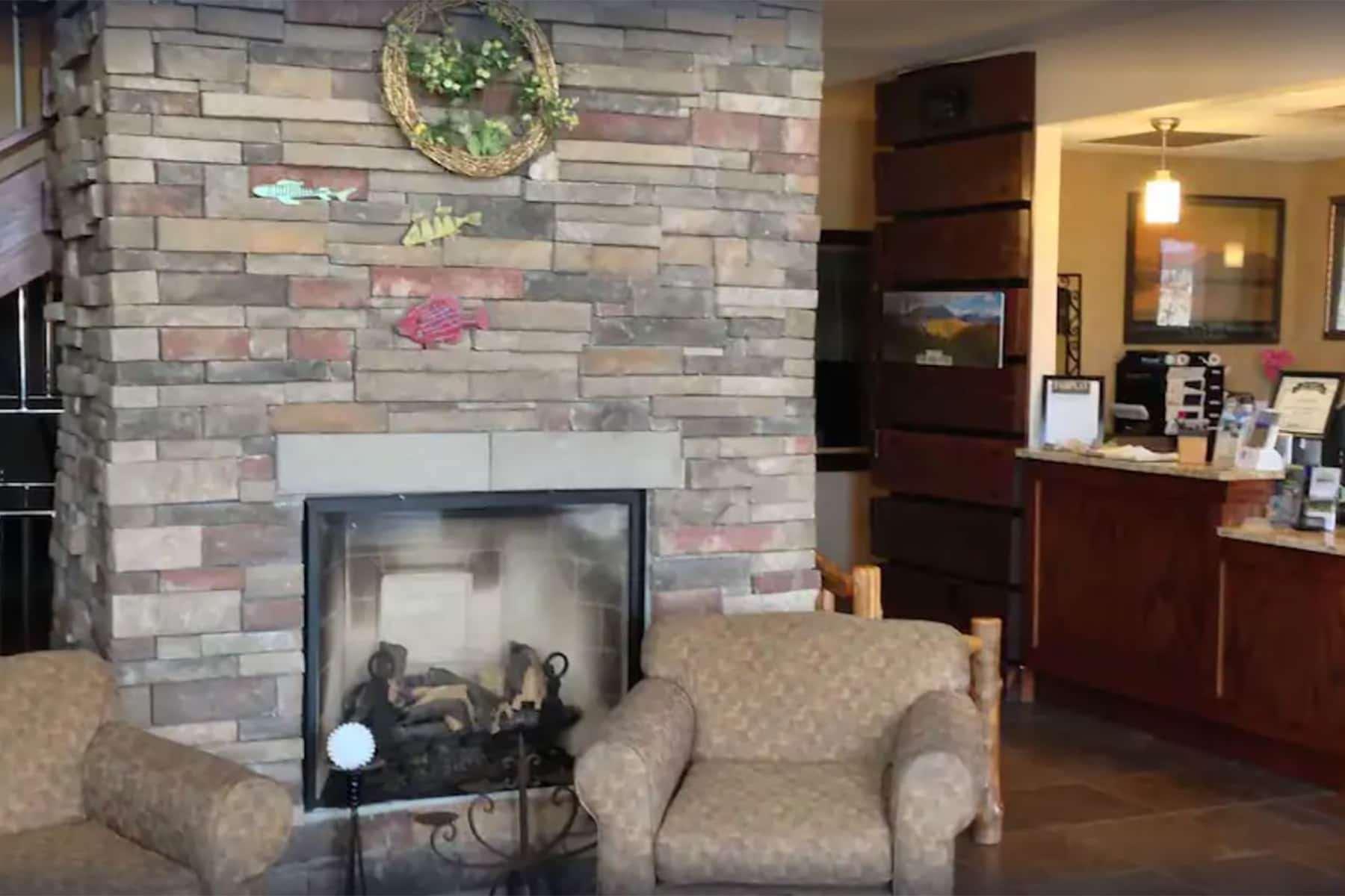 A Riverside Inn Travelodge By Wyndham فيربلي المظهر الخارجي الصورة