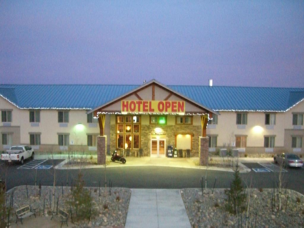 A Riverside Inn Travelodge By Wyndham فيربلي المظهر الخارجي الصورة